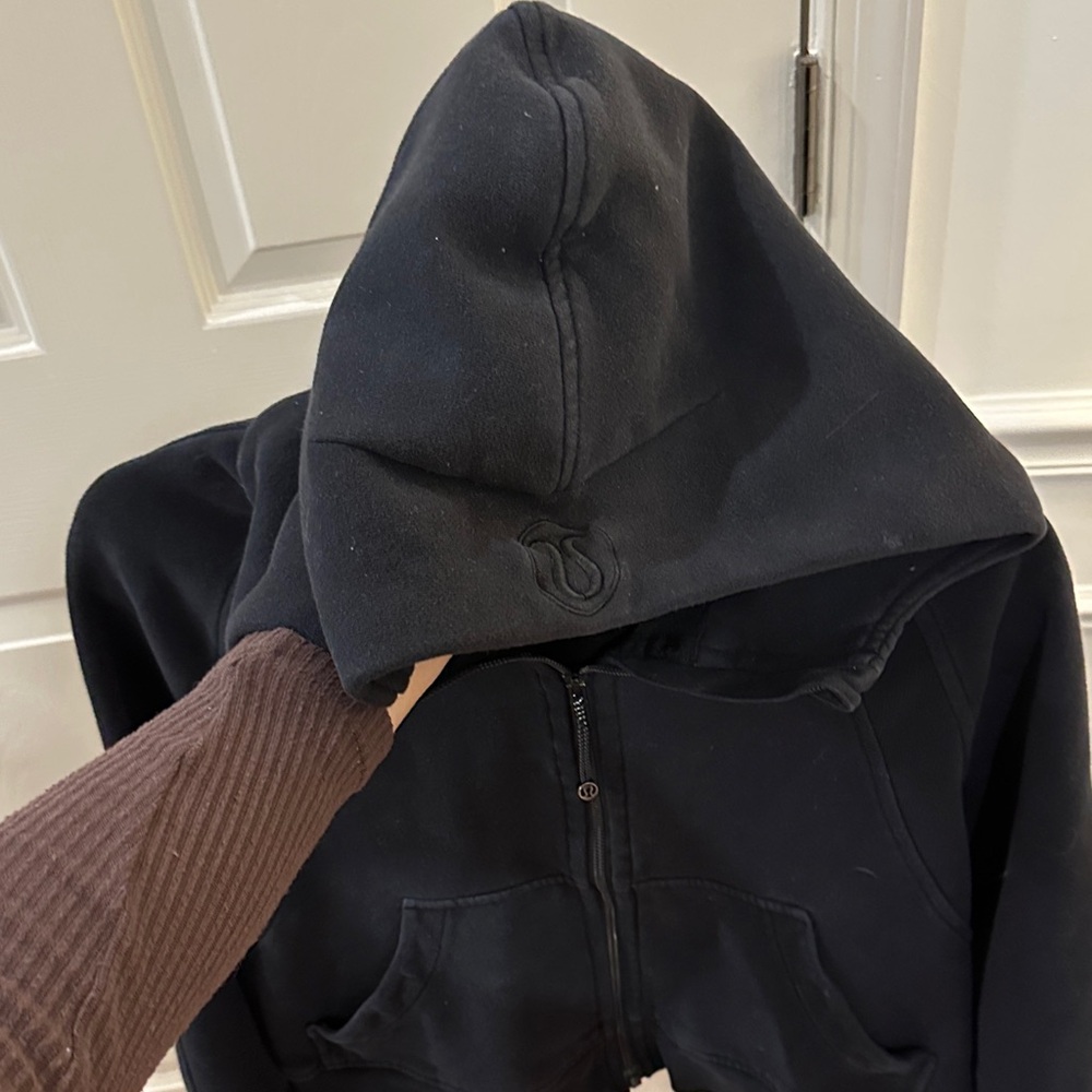 Lululemon Scuba Black Hoodie - Picture 3 of 4